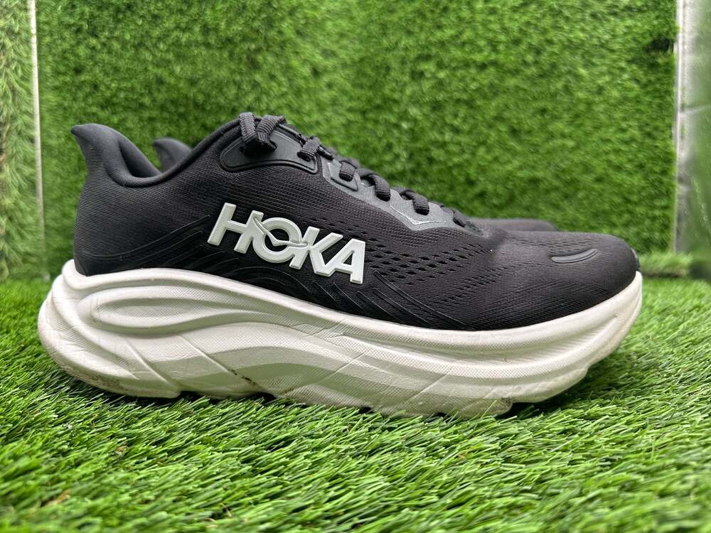Hoka One One Clifton 11 1176573-BWHT Athletic Sneaker Women's 8.5B Black Mesh
